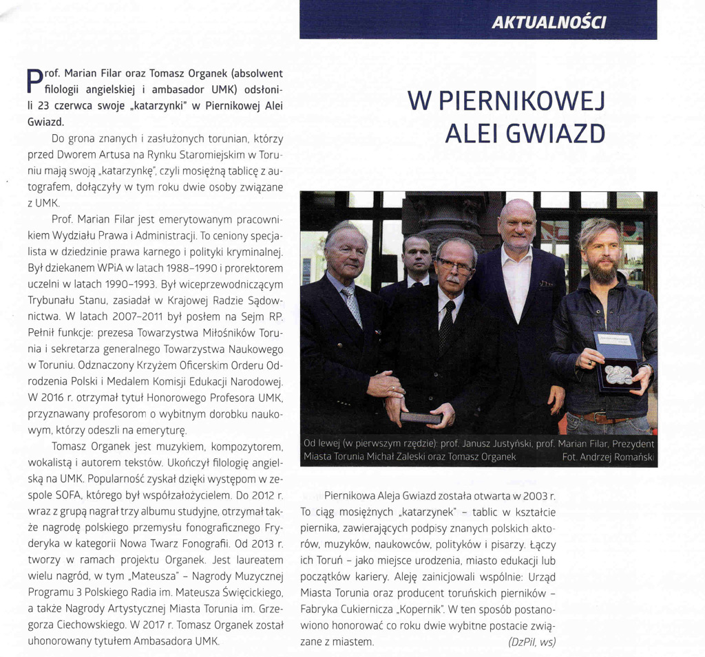 "W piernikowej Alei Gwiazd" (brak autora, podpisane jako redakcja), [Katarzynka 2017] Głos Uczelni nr 8/9 (378/379), Sierpień/Wrzesień 2017 r., s.5.